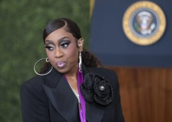 Missy Elliott has reached a settlement with a music producer who claimed to have co-written several of her songs from the 1990s.