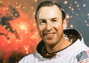 From the Moon to History: The Remarkable Life of Apollo 13 Commander Jim Lovell