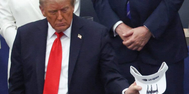 Donald Trump’s Signature Questioned: Fox News Panel Confirms Authenticity of Epstein Birthday Book Letter